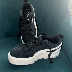 Puma Black and White Casual Sneakers